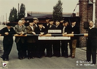 Mitarbeiter Werkplatz, Bild 1-26/26