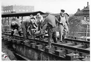 Mitarbeiter Werkplatz, Bild 3-1/5