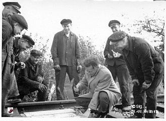 Mitarbeiter Werkplatz, Bild 3-3/5