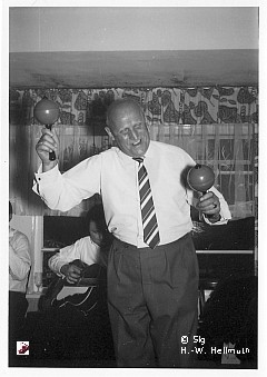 Mitarbeiter Werkplatz, Bild 2-14/16