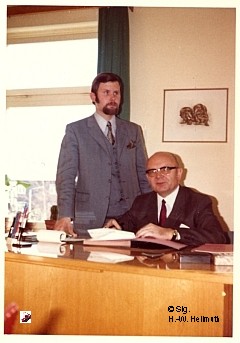 Mitarbeiter Werkplatz, Bild 4-12/12