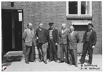 Mitarbeiter Werkplatz, Bild 1-2/26