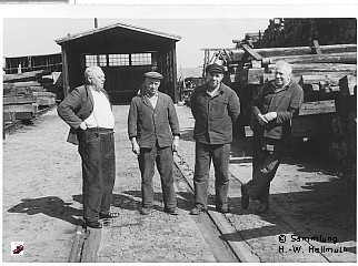 Mitarbeiter Werkplatz, Bild 1-13/26