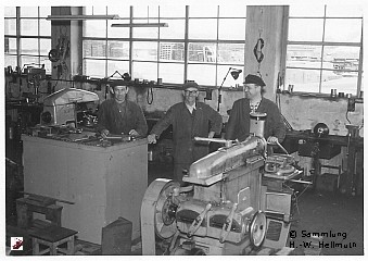 Mitarbeiter Werkplatz, Bild 1-6/26