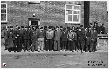 Mitarbeiter Werkplatz, Bild 1-1/26