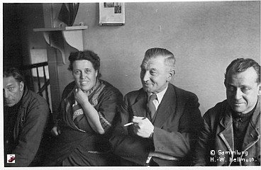 Mitarbeiter Werkplatz, Bild 2-1/16