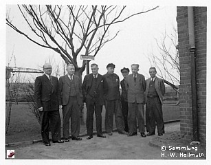 Mitarbeiter Werkplatz, Bild 4-1/12