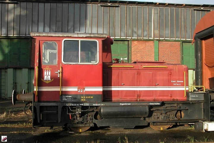 Lok 221 - 4-2