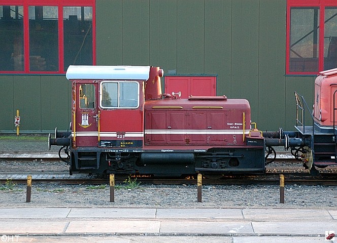 Lok 221 - 4-10