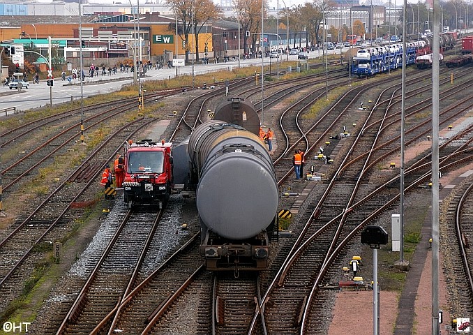 Zweiwege Unimog Hilfsfahrzeug 230 - 9