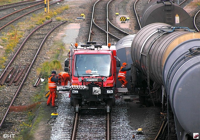 Zweiwege Unimog Hilfsfahrzeug 230 - 11